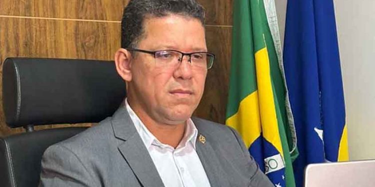 GOVERNADOR FAZ MINIRREFORMA: TROCA DE COMANDO NA SEDUC FOI A MAIS IMPORTANTE MUDANÇA ATÉ AGORA