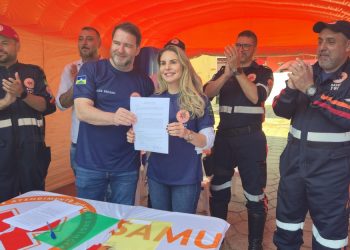 Alex Redano assina emenda de R$ 700 mil para aquisição de motolâncias e viatura de intervenção rápida ao SAMU