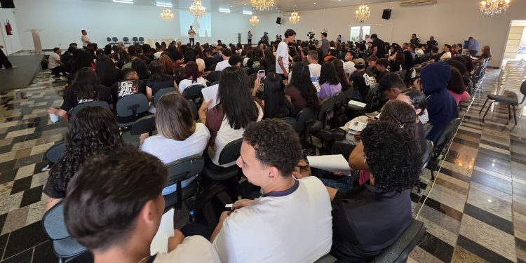 Presidente da Assembleia comemora sucesso do Acelero Enem 2025 em vários municípios de Rondônia