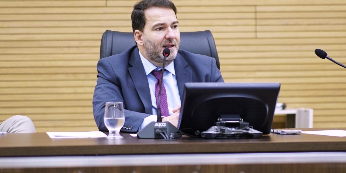 Alex Redano indica contratação de médico cardiovascular para o Centro de Hemodiálise de Cacoal