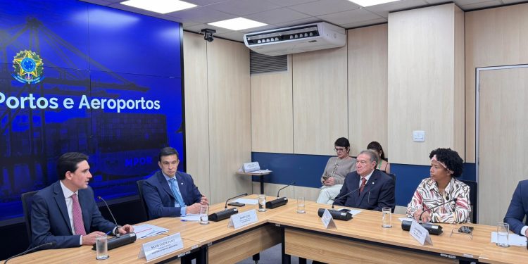 Sílvia Cristina reforça pedido de redução no valor das passagens e aumento dos voos em Rondônia