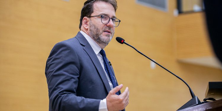 Alex Redano solicita recursos para aquisição de medicamentos e materiais de consumo em atendimento a pedido da prefeita de Ariquemes