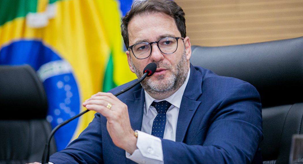 Deputado Alex Redano solicita manutenção urgente da RO-458, que liga Alto Paraíso a Triunfo