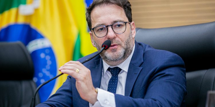 Deputado Alex Redano solicita manutenção urgente da RO-458, que liga Alto Paraíso a Triunfo