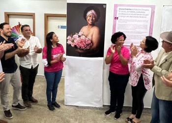 Sílvia Cristina destaca exposição do Outubro Rosa