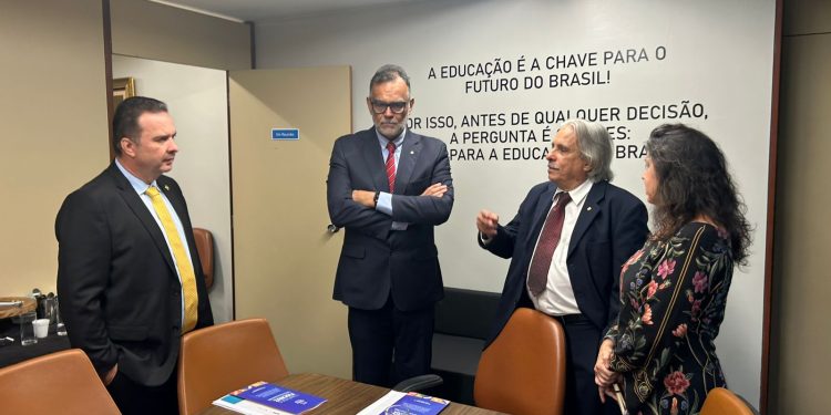 Deputado Luís do Hospital acompanha projetos inéditos da Fiocruz para RO