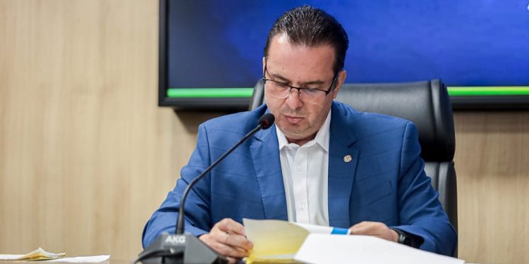 Comissão de Saúde, presidida por Luís do Hospital, avalia resultados da Sesau