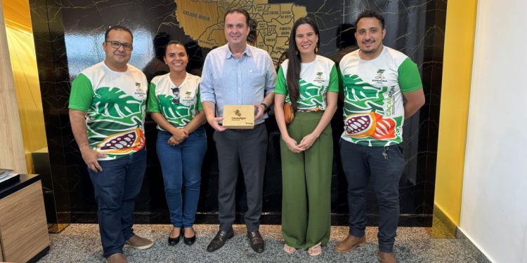 Deputado Luís do Hospital recebe representantes da Cacauron em Porto Velho