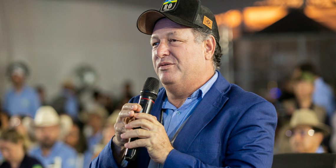 Pedro Fernandes comemora publicação da licitação para projeto de pavimentação de Cujubim a Machadinho D’Oeste.