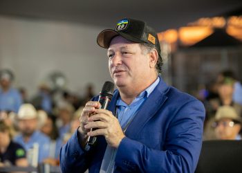 Pedro Fernandes comemora publicação da licitação para projeto de pavimentação de Cujubim a Machadinho D’Oeste.