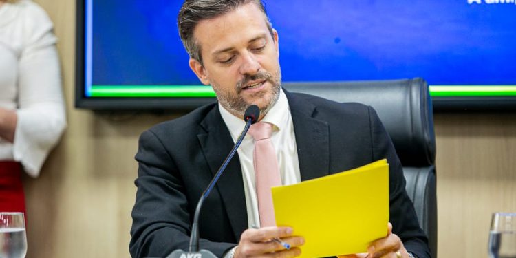 Saúde: Delegado Lucas anuncia R$ 5 milhões para cirurgias em Buritis