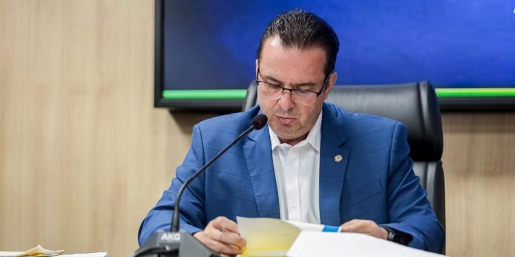 Comissão de Saúde, presidida por Luís do Hospital, avalia resultados da Sesau