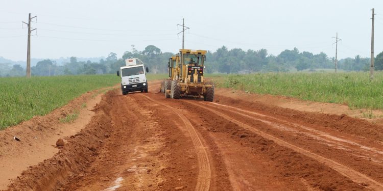 Deputado Alex Redano solicita recuperação do Travessão B-40 em Alto Paraíso