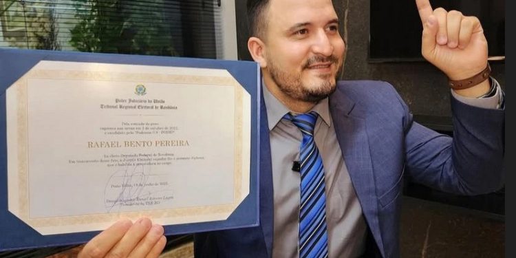 RAFAEL FERA DISPARA NA CORRIDA PELA CÂMARA FEDERAL: PESQUISA REVELA O NOME QUE RONDÔNIA NÃO ESQUECE