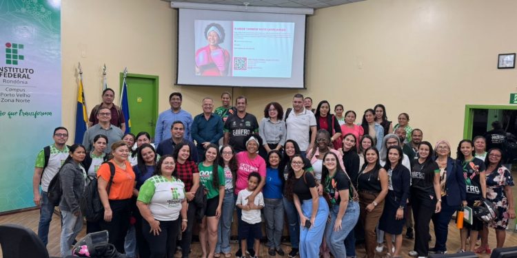 Deputada Sílvia Cristina encerra atividades do Outubro Rosa com mais de 4 mil presentes em palestras