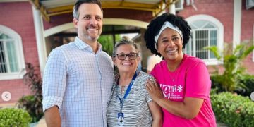 O Deputado Estadual Lucas Torres prestigiou a entrega de cadeiras de rodas pela Deputada Federal Sílvia Cristina à APAE de Ariquemes.