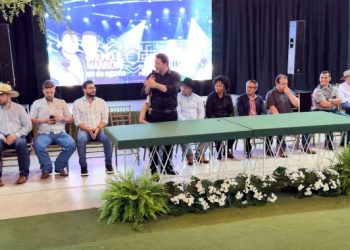 Alex Redano prestigia posse da nova diretoria da APA e destaca lançamento da Expoari 2026