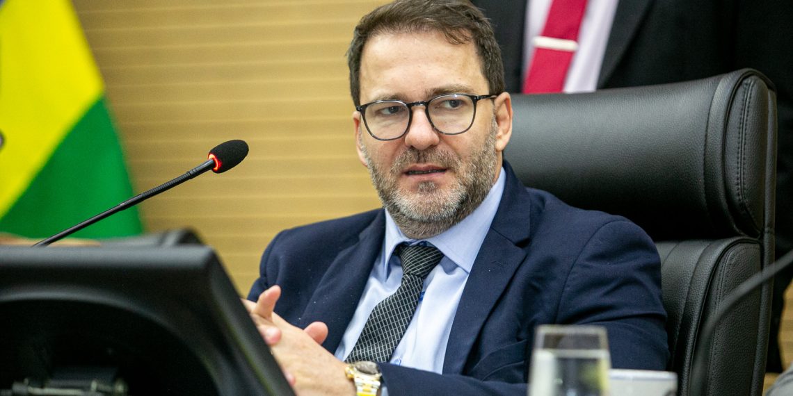 Alex Redano propõe audiência pública para discutir crise na política de preços do leite em Rondônia