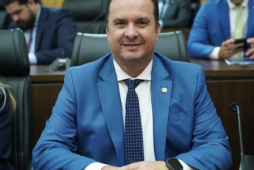 Deputado Dr. Luís do Hospital destina R$ 1,3 milhão para estradas rurais de Theobroma