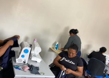 Programa Casa da Comunidade leva curso de corte e costura para o distrito de Nova Mutum Paraná