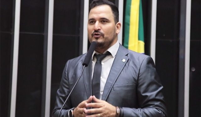 Emenda de R$ 2,2 milhões do deputado Rafael Fera garante transporte gratuito a estudantes do IFRO em Ariquemes