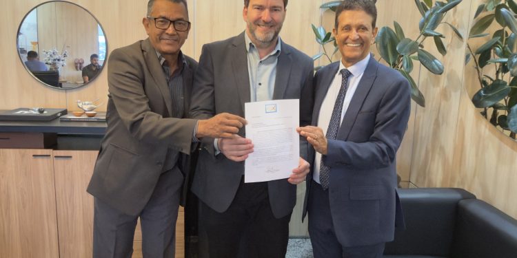 Alex Redano recebe liderança da Omeron na presidência da Assembleia Legislativa