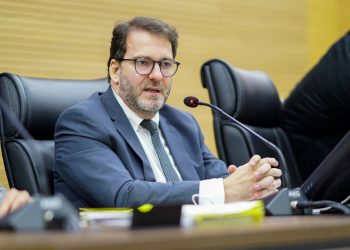 Deputado Alex Redano cobra manutenção urgente do ar condicionado no Hospital João Paulo II