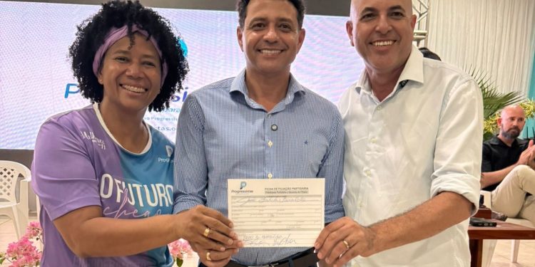 Sílvia Cristina abona a filiação de João do Cerna ao Progressistas, como pré-candidato a deputado estadual