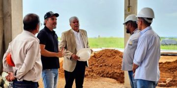 Thiago Flores recebe presidente da Infraero para vistoria do aeroporto de Ariquemes