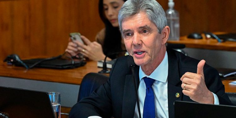 Crítico da privatização da Hidrovia do Madeira, Jaime Bagattoli comemora a suspensão do decreto