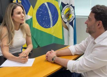 Deputado Alex Redano garante ônibus semileito de R$ 2,6 milhões ao município de Ariquemes