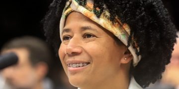 Sílvia Cristina lidera pesquisa espontânea ao Senado