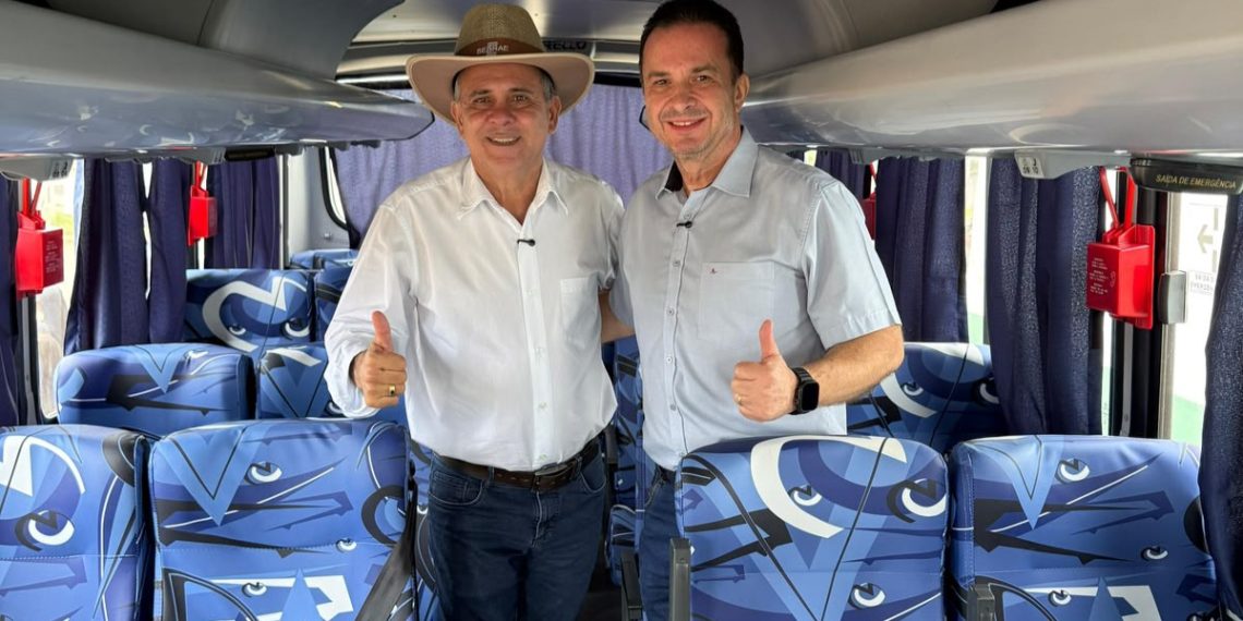 Dr. Luís do Hospital entrega micro-ônibus para fortalecer transporte escolar em Buritis