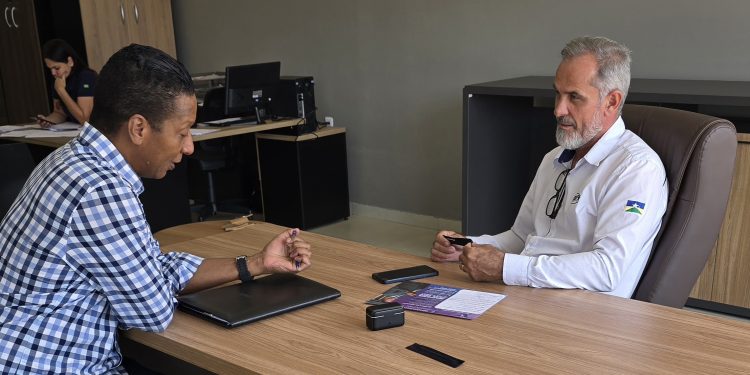 Escricenter Móveis para Escritório passa a patrocinar o programa ‘Direto ao Ponto’ na Verde Amazônia FM
