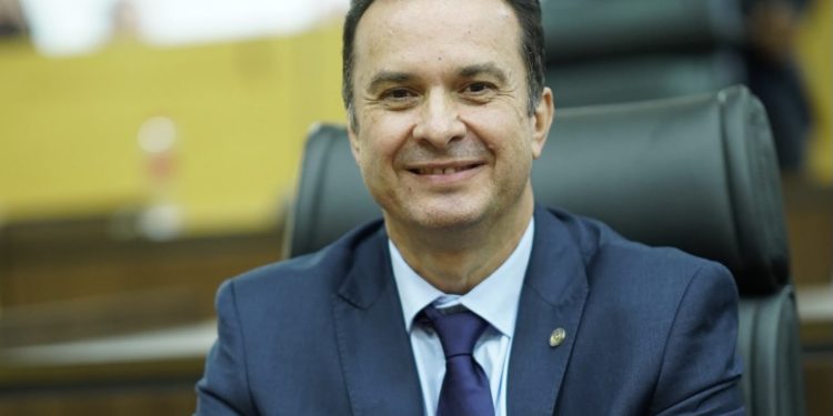 Da saúde à educação, leis de Dr. Luís do Hospital trazem benefícios aos rondonienses